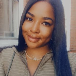 Meet your Posher, Ebony